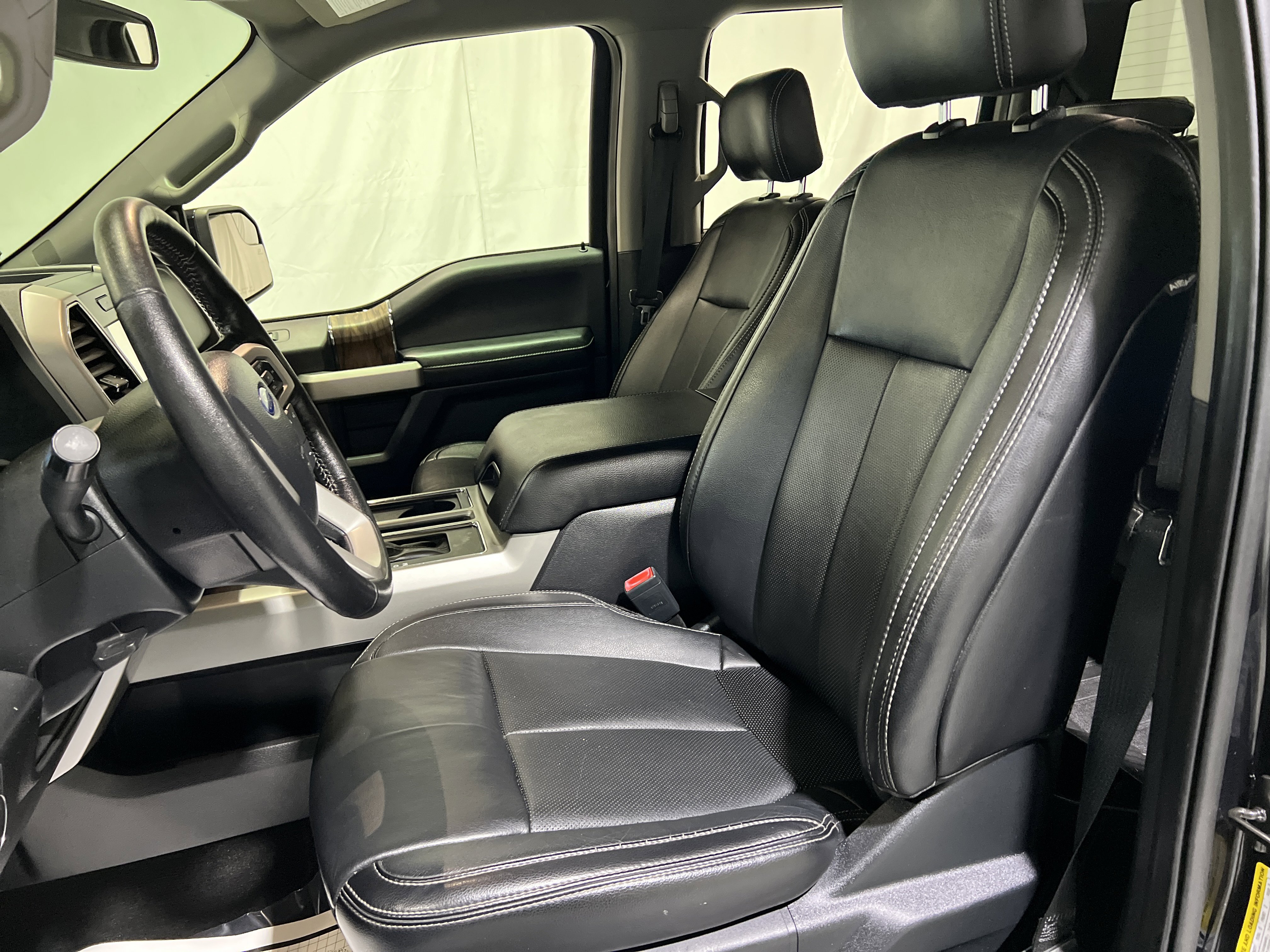 Used 2019 Ford F150 Lariat image 17