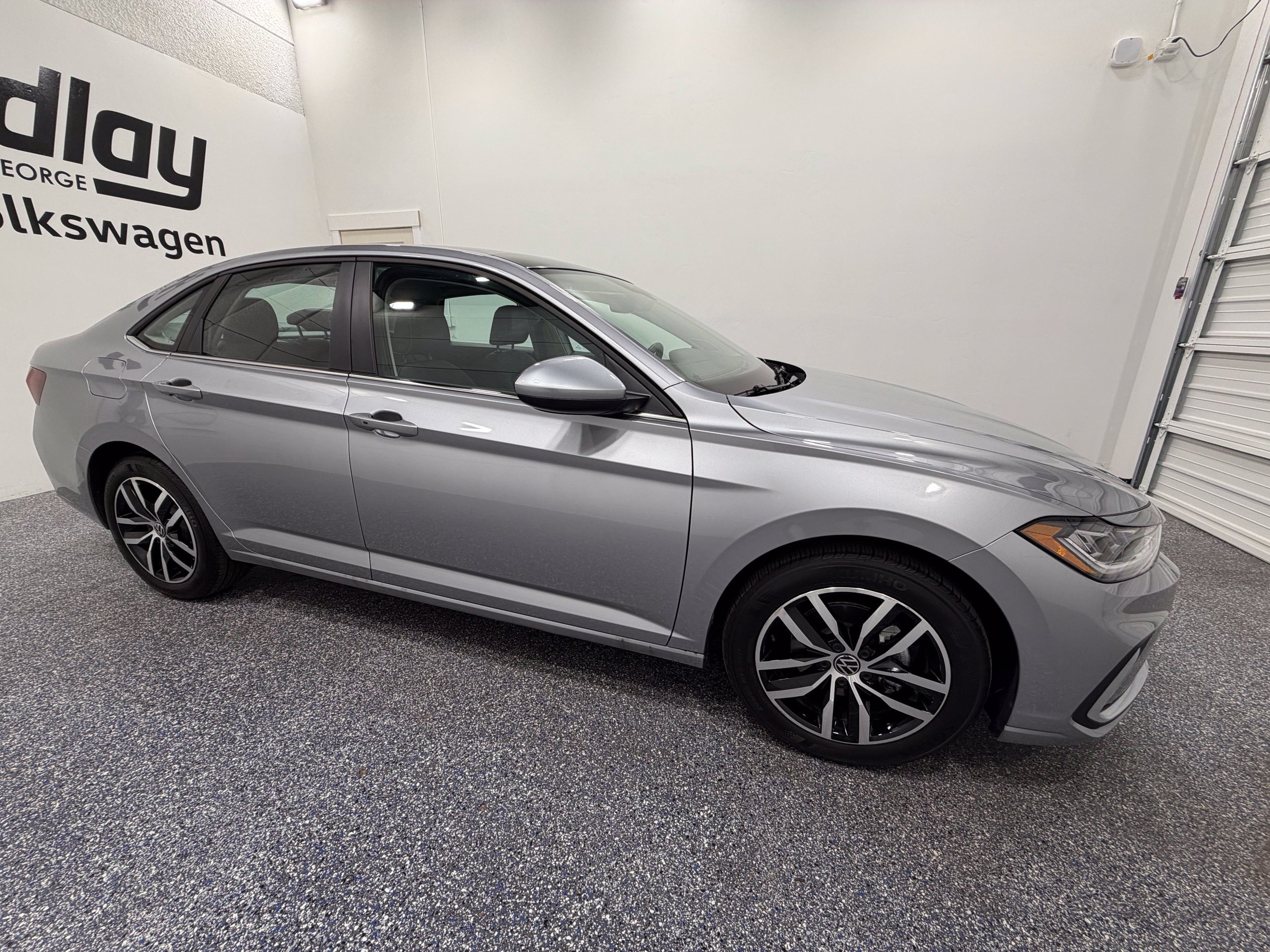 Certified 2026 Volkswagen Jetta SE FWD image 8