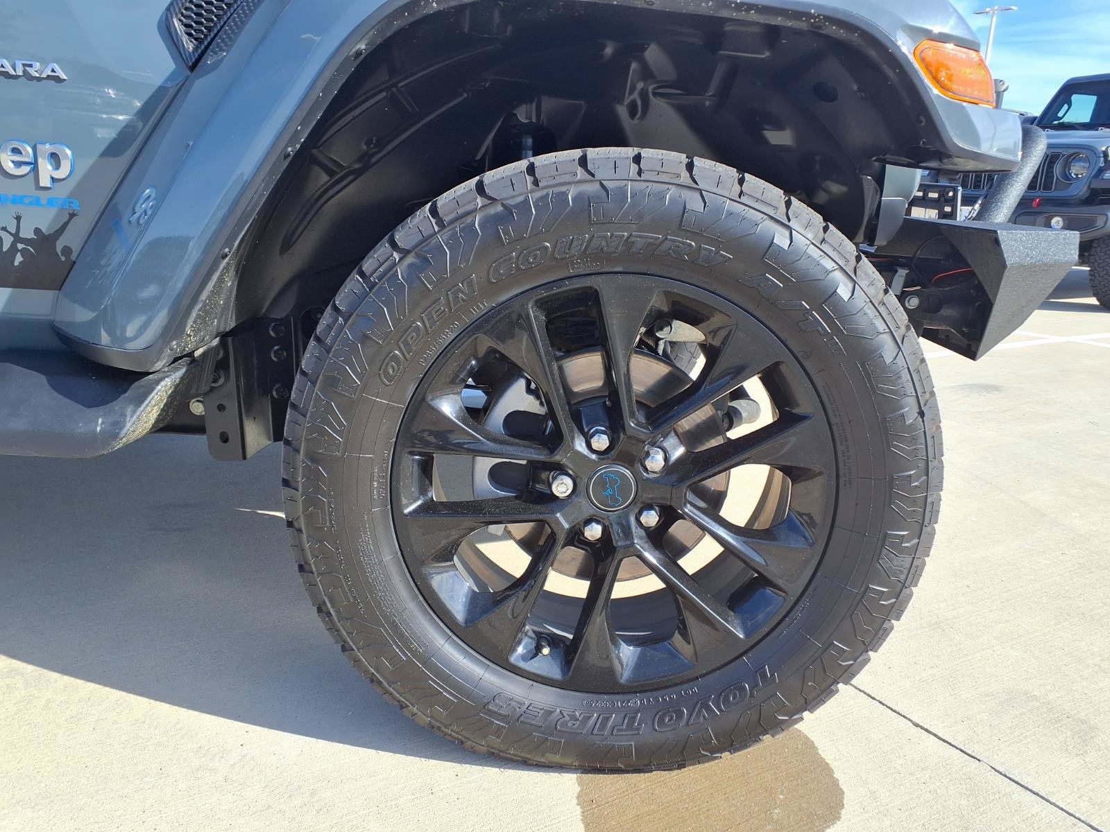 Used 2024 Jeep Wrangler Unlimited Sahara AWD/4WD image 10
