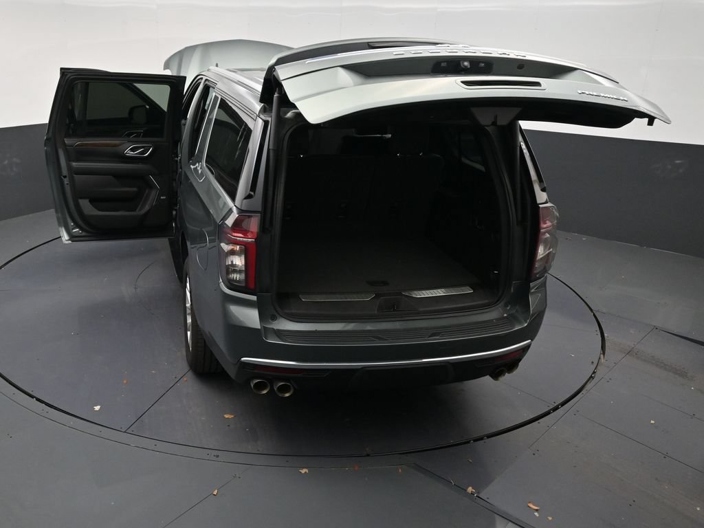 Used 2023 Chevrolet Suburban Premier RWD image 32