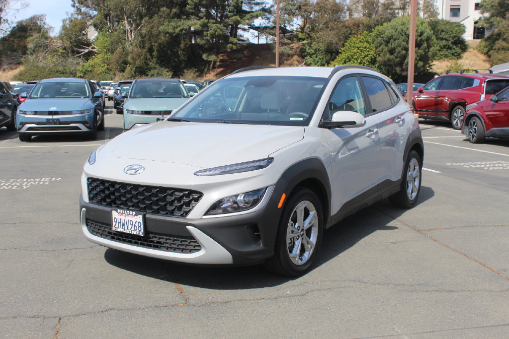 Used 2023 Hyundai Kona SEL FWD image 3