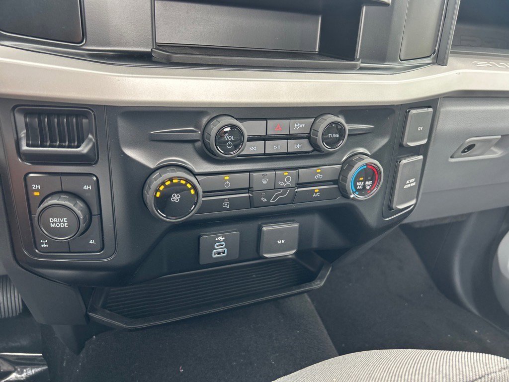 New 2026 Ford F250 4x4 Regular Cab Super Duty image 8