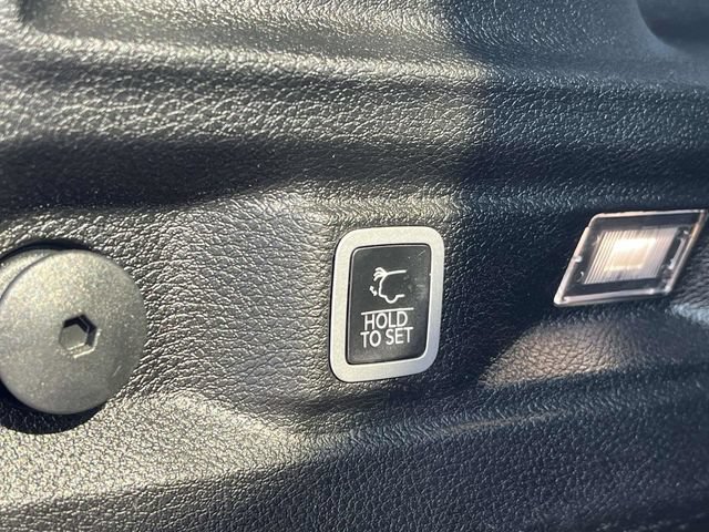 Used 2022 Jeep Grand Cherokee L Limited AWD/4WD image 23