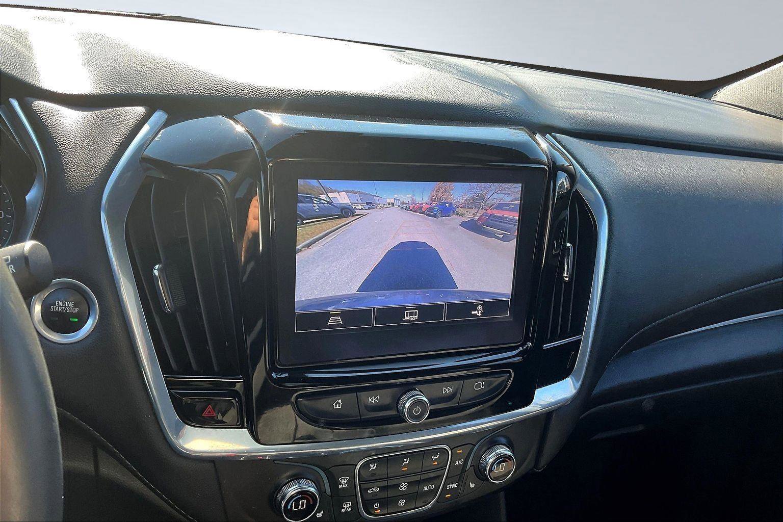 Used 2023 Chevrolet Traverse LT image 22