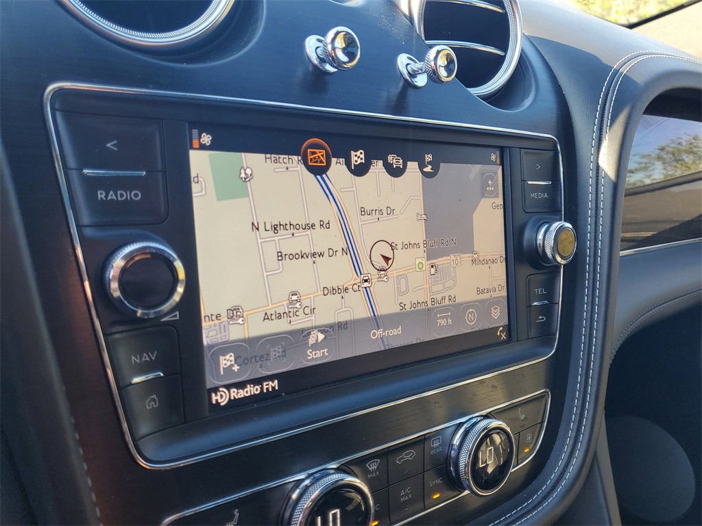 Used 2019 Bentley Bentayga image 32