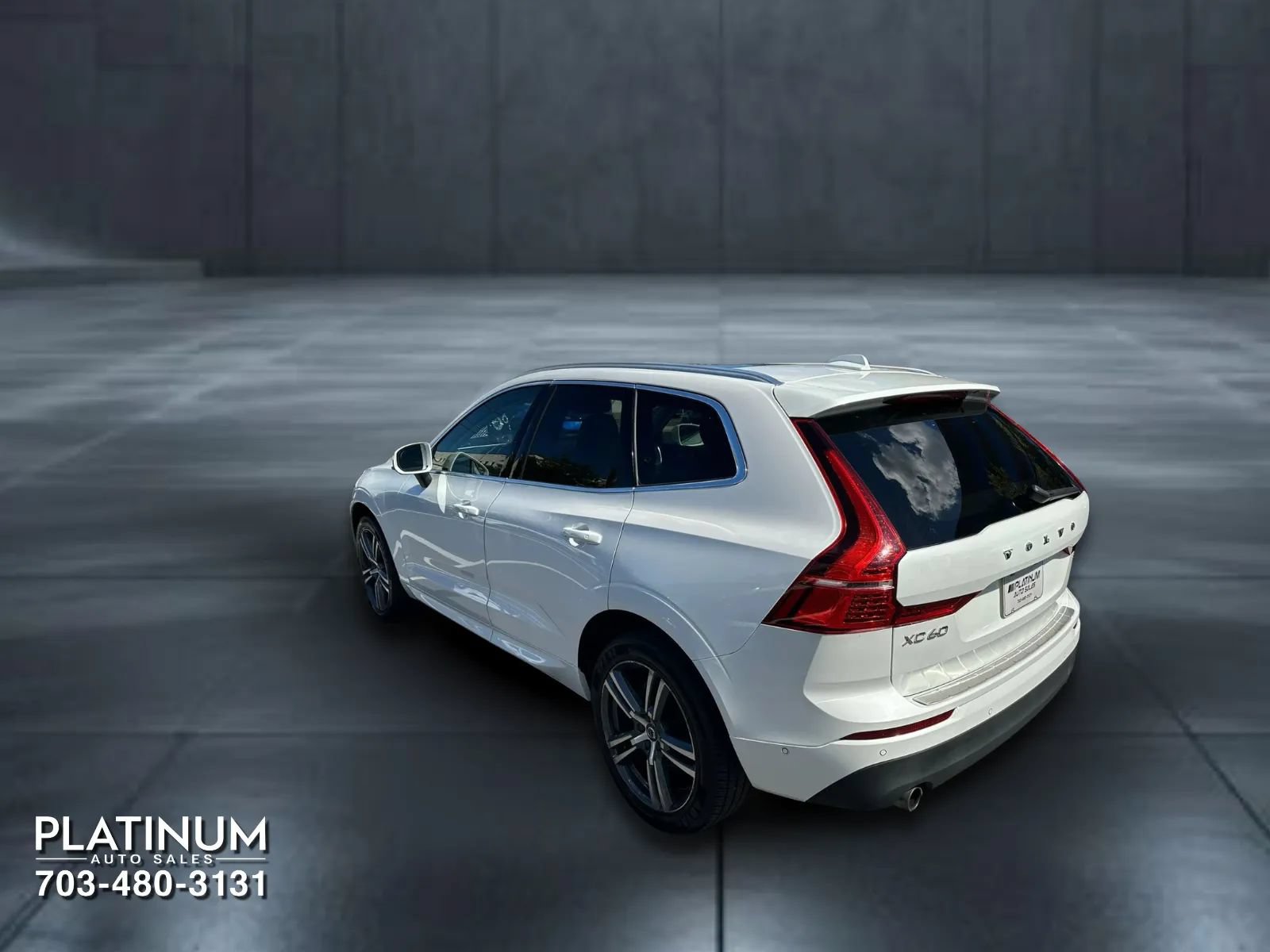 Used 2019 Volvo XC60 T5 Momentum w/ Multimedia Package AWD/4WD image 7