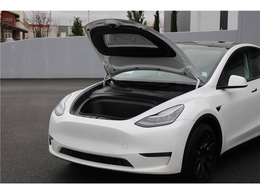 Used 2020 Tesla Model Y Long Range image 30