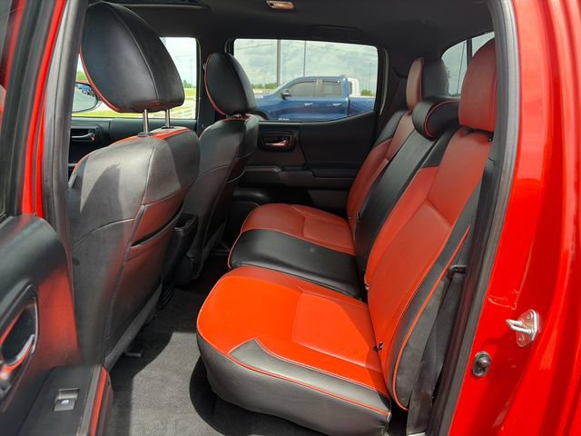 Used 2018 Toyota Tacoma TRD Sport AWD/4WD image 24