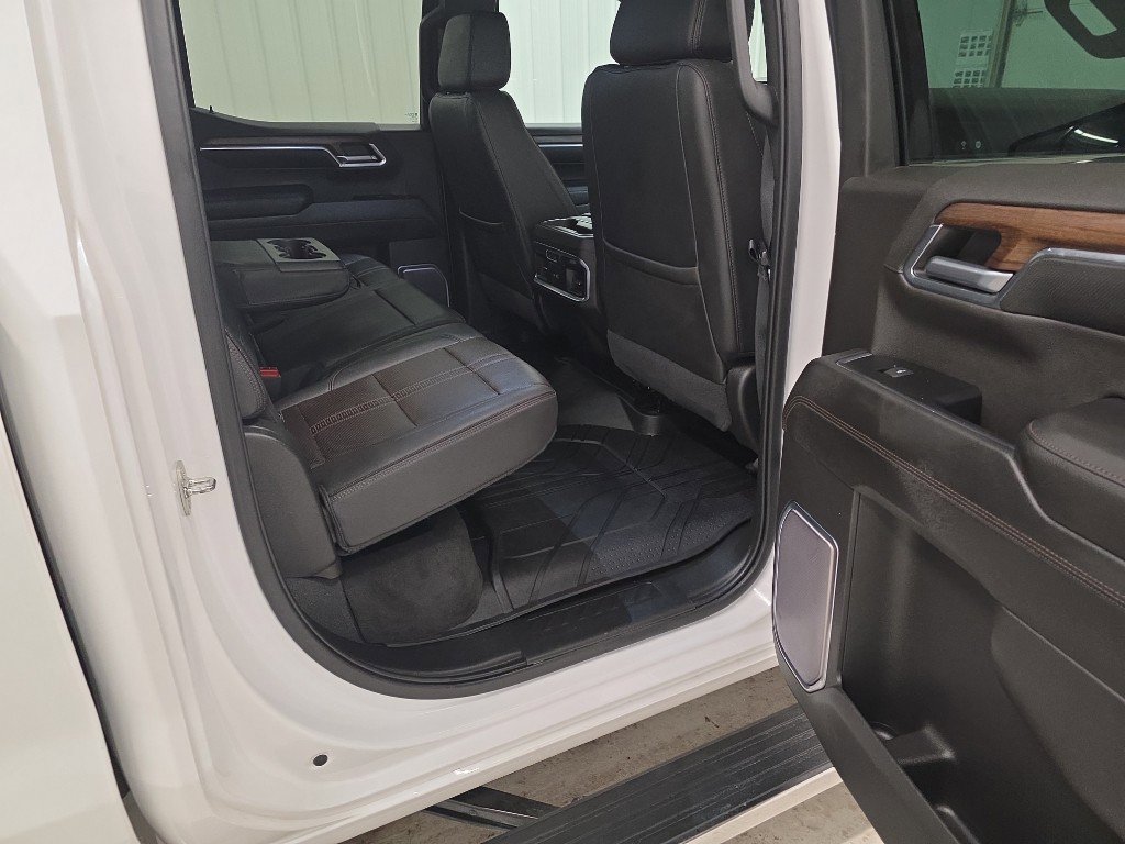 Used 2022 Chevrolet Silverado 1500 High Country w/ Z71 Off-Road Package image 8