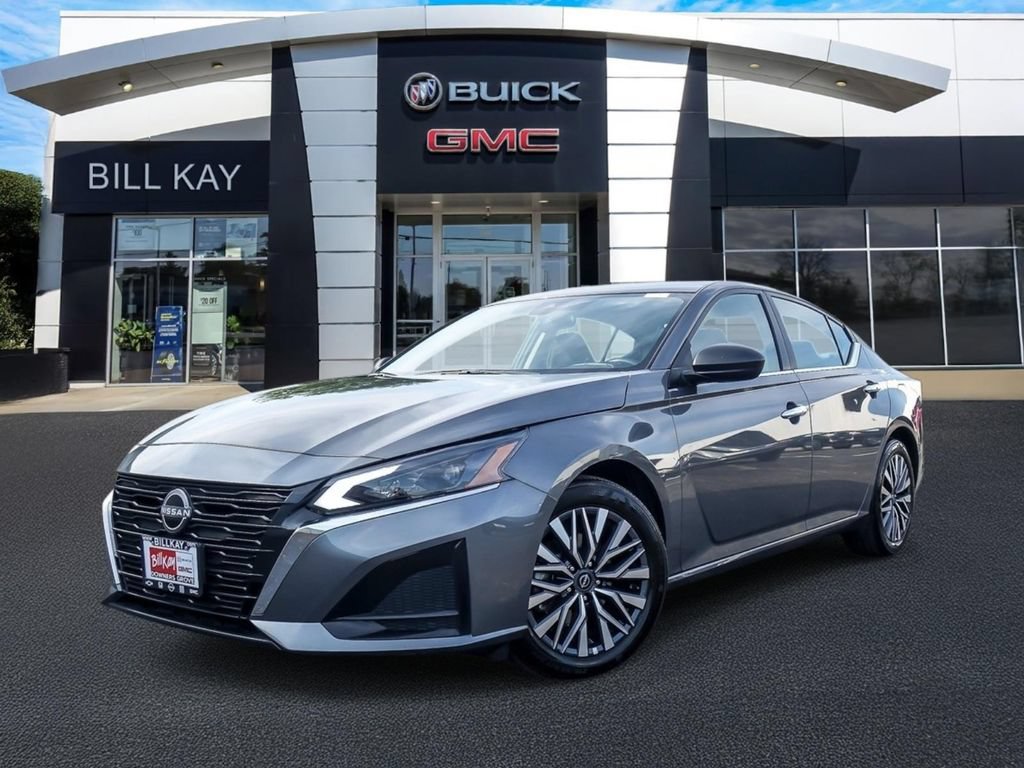 Used 2025 Nissan Altima 2.5 SV