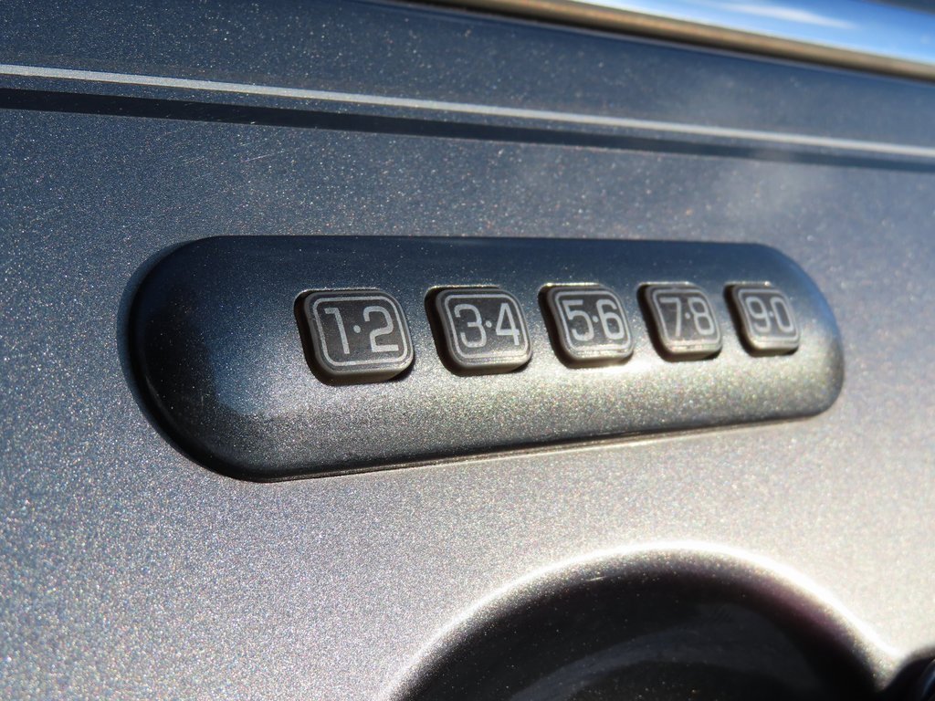 Used 2010 Ford Fusion SEL image 14