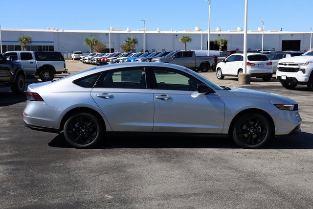 New 2025 Honda Accord SE image 4