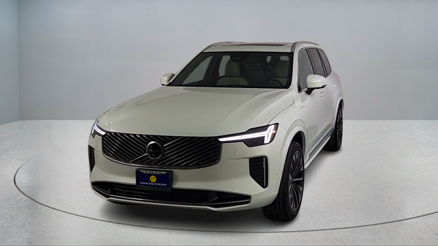 New 2026 Volvo XC90 T8 Plus w/ Protection Package Premier AWD/4WD image 2