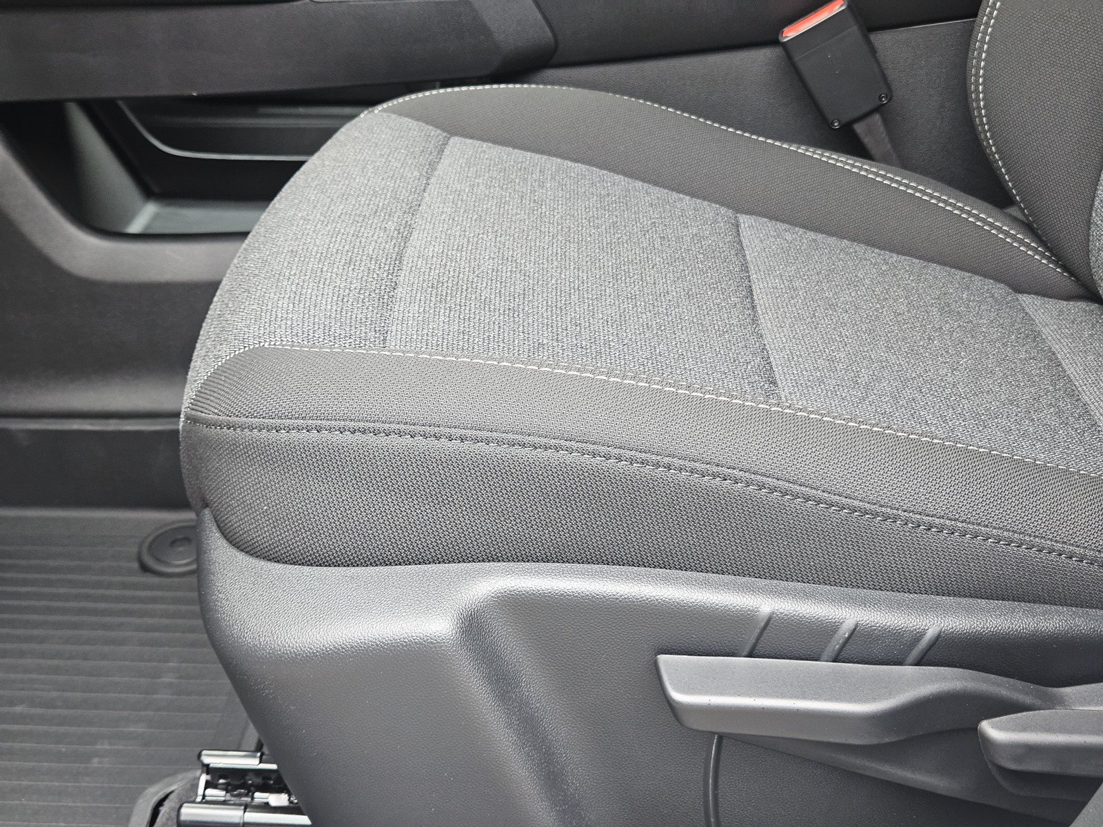New 2027 GMC Terrain Elevation w/ LPO, Floor Liner Package FWD image 17