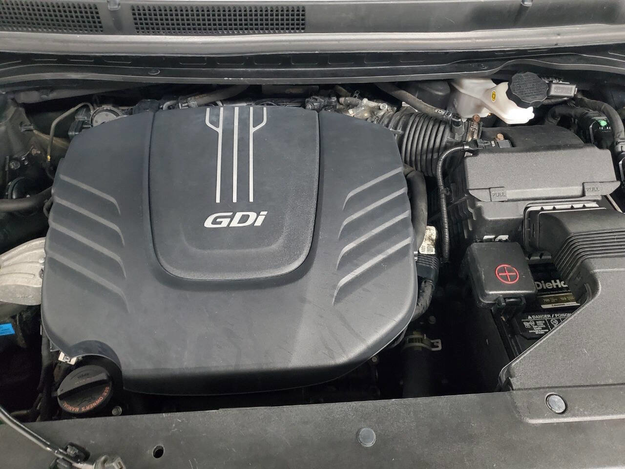 Used 2016 Kia Sedona L FWD image 4