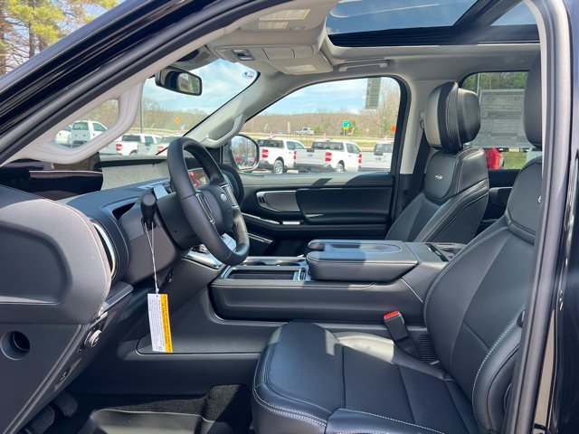 New 2026 Ford Expedition Max Platinum w/ Driver's Package AWD/4WD image 16