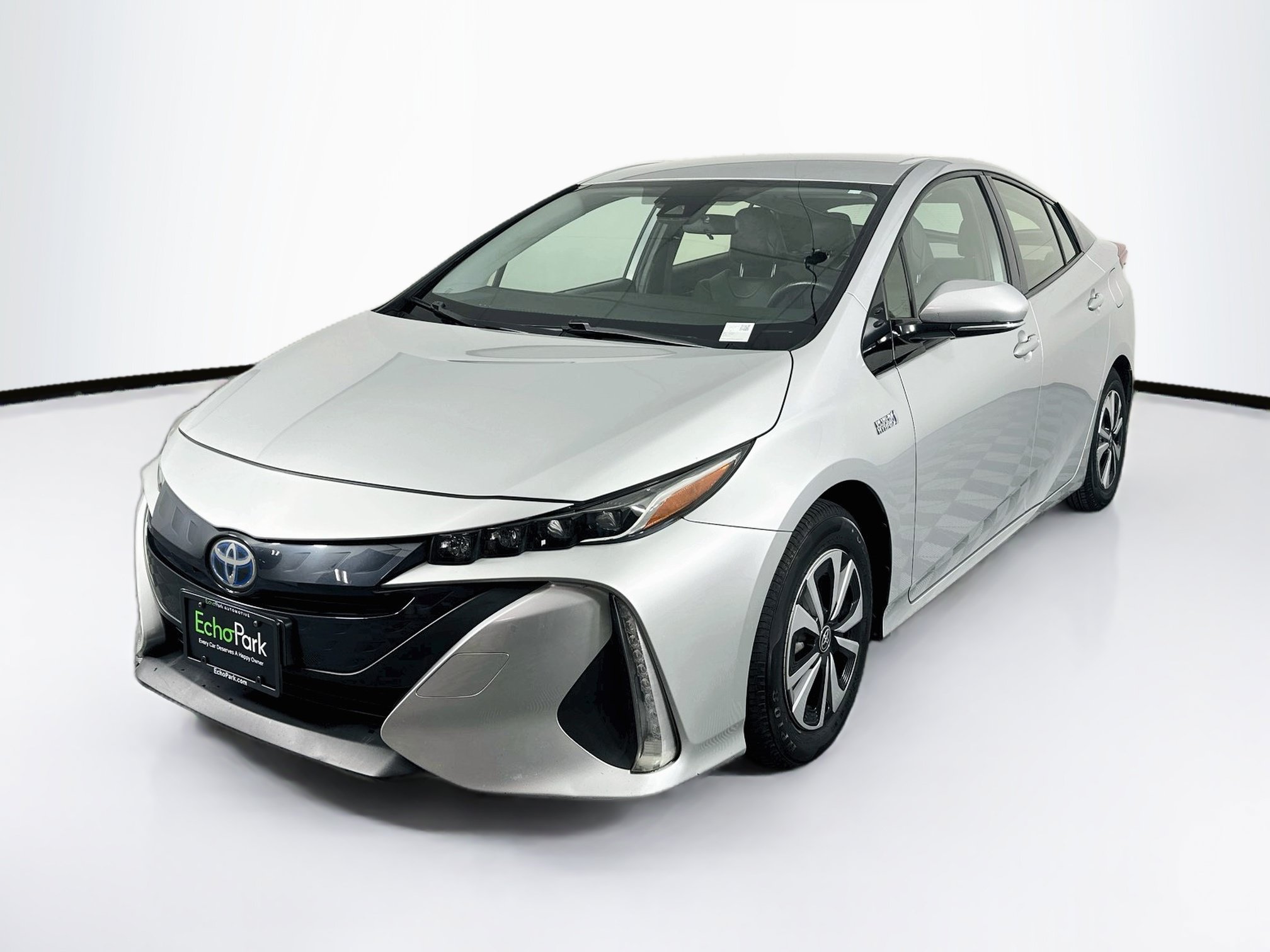 Used 2017 Toyota Prius Prime Premium FWD image 3