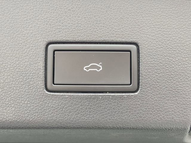 Certified 2022 Volkswagen Atlas Cross Sport SE image 10