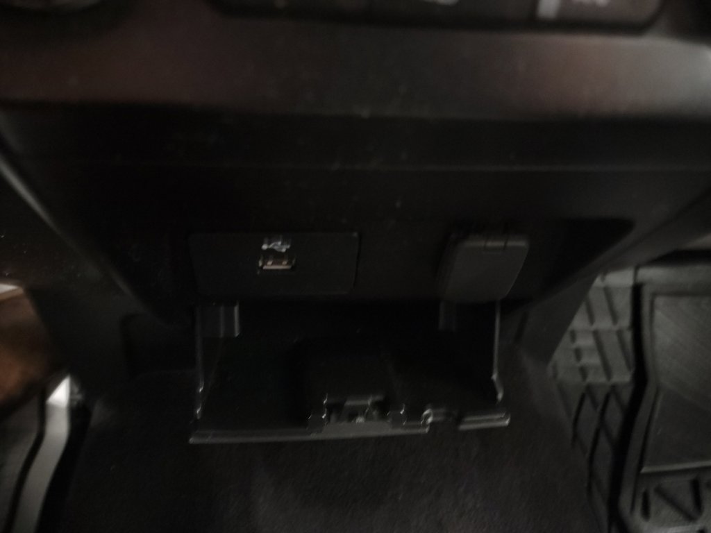 Used 2016 Ford F150 XLT w/ XTR Package image 26