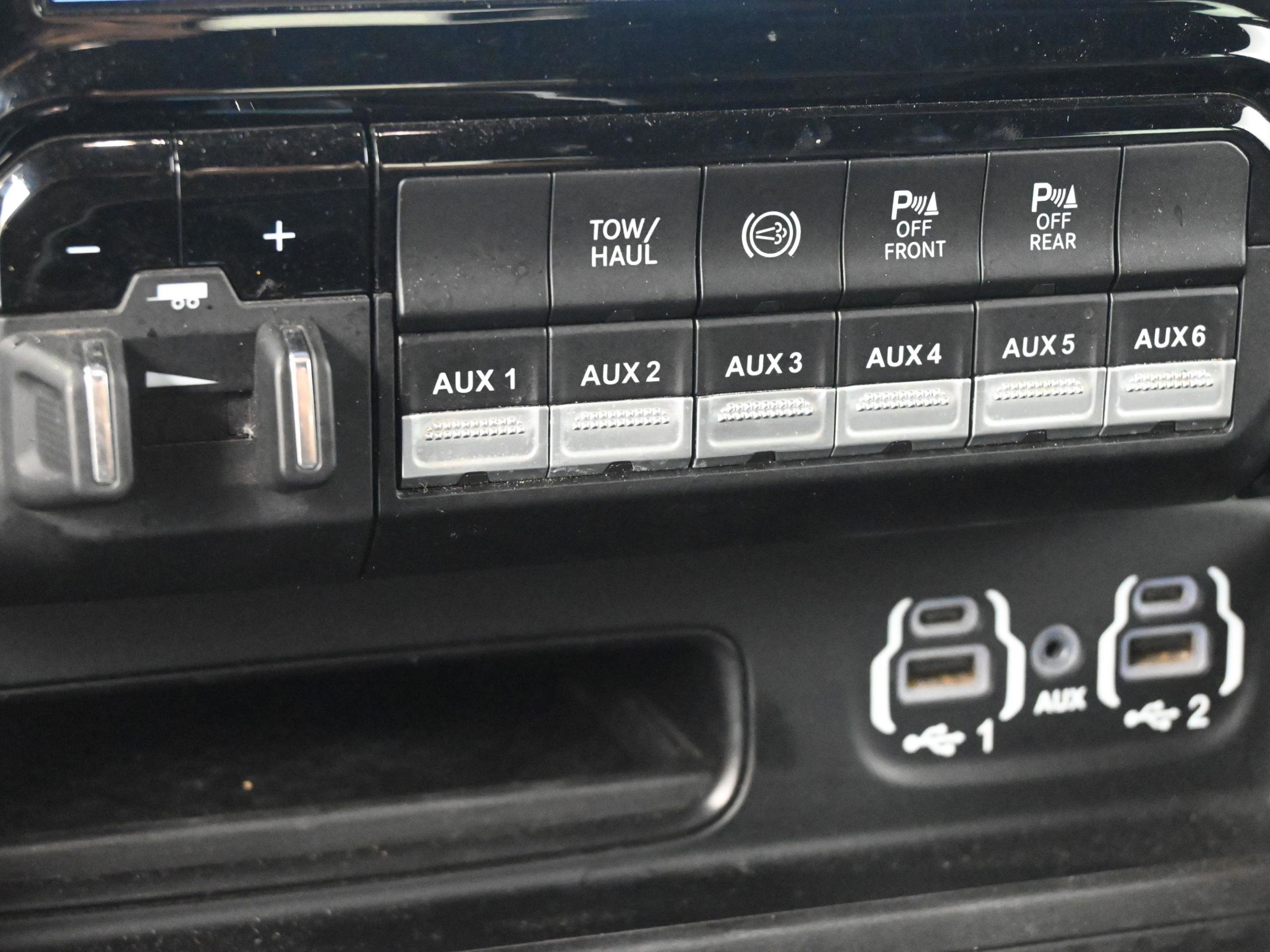 Used 2024 RAM 2500 Rebel AWD/4WD image 23