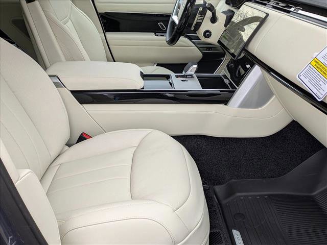 New 2026 Land Rover Range Rover Long Wheelbase SE image 18