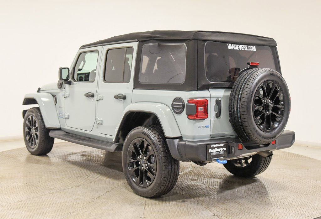 Used 2024 Jeep Wrangler Unlimited Sahara w/ Technology Group image 9