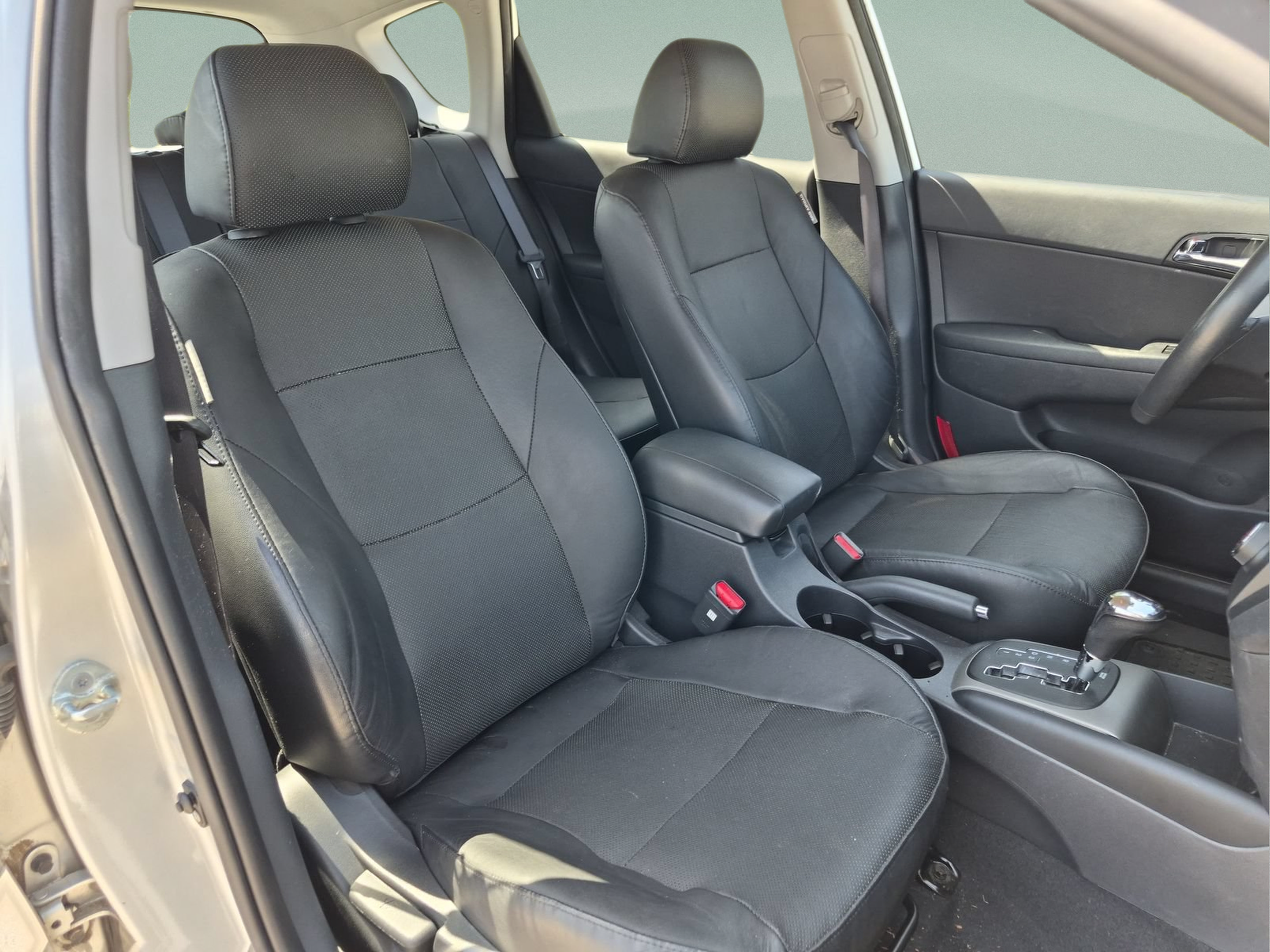 Used 2011 Hyundai Elantra FWD image 19