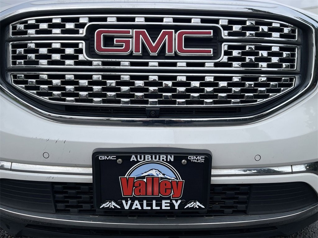 Used 2018 GMC Acadia Denali w/ Technology Package image 32