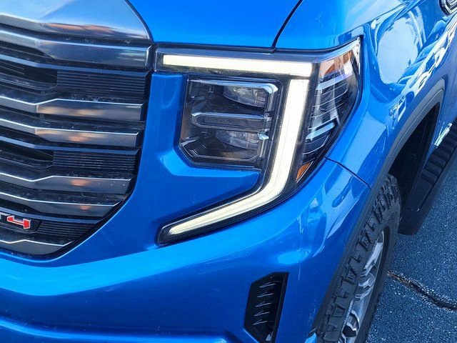 Used 2024 GMC Sierra 1500 AT4 w/ AT4 Premium Package image 11