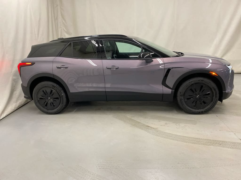 New 2025 Chevrolet Blazer EV LT AWD/4WD image 9