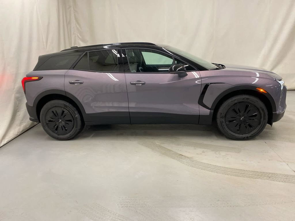 New 2025 Chevrolet Blazer EV LT image 9