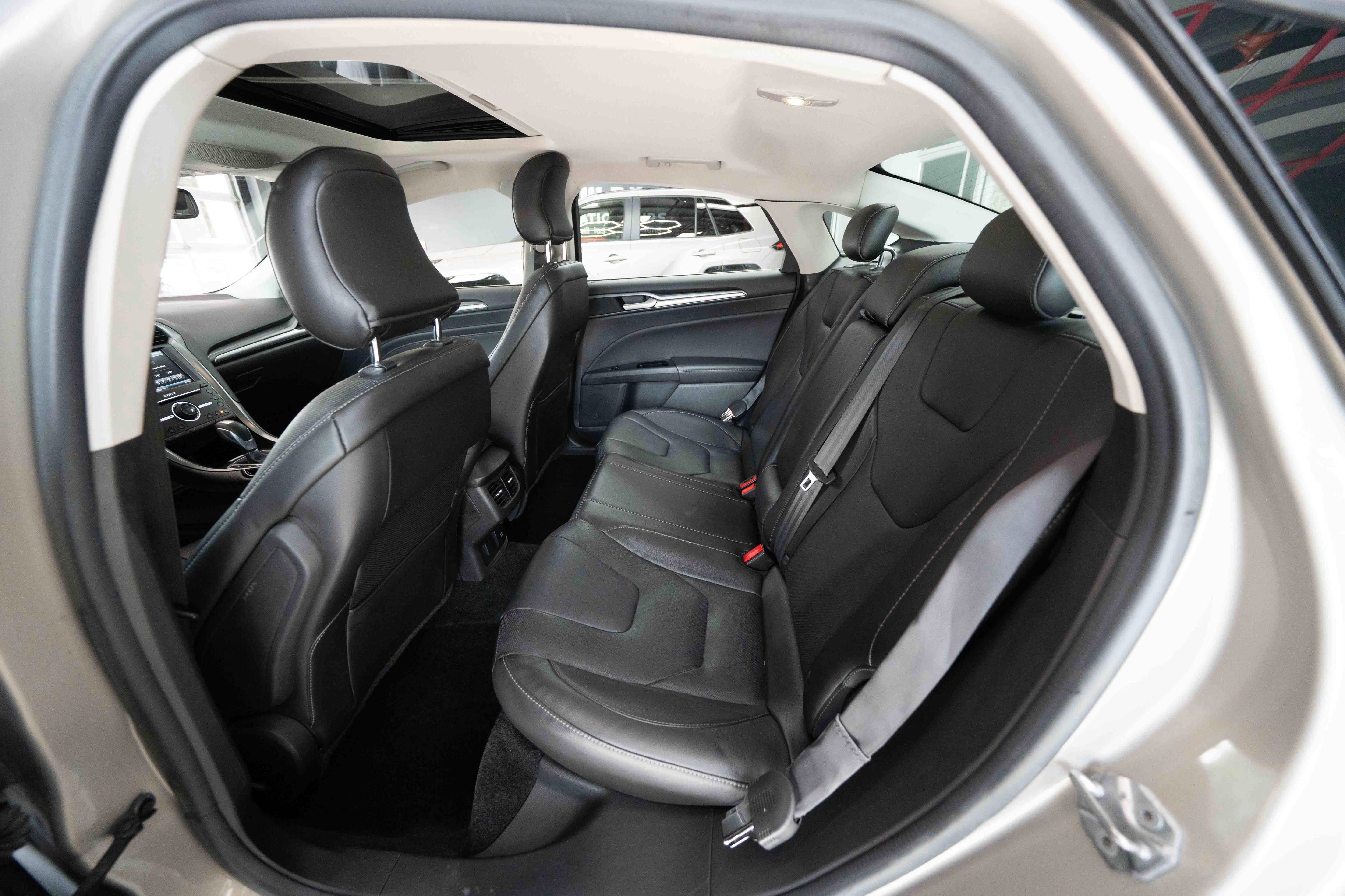 Used 2016 Ford Fusion Titanium image 23