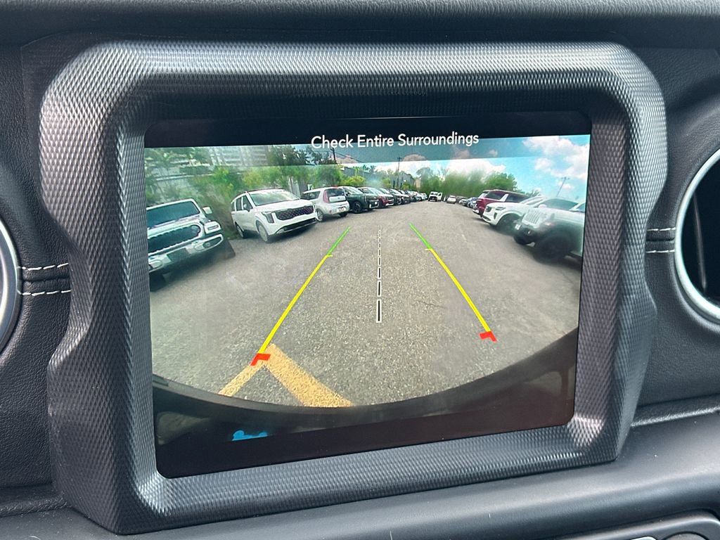 Used 2023 Jeep Wrangler Unlimited Sahara w/ Cold Weather Group AWD/4WD image 26