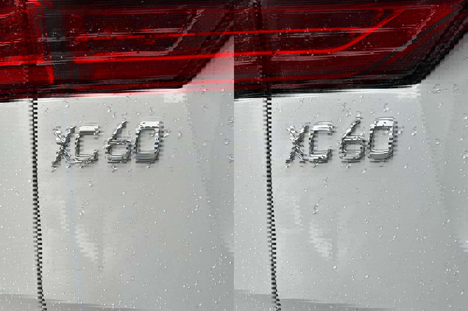 Certified 2025 Volvo XC60 T8 Ultra w/ Protection Package Premier image 13