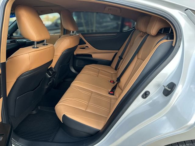 Used 2024 Lexus ES 300h Ultra Luxury w/ Accessory Package (Z2) image 24