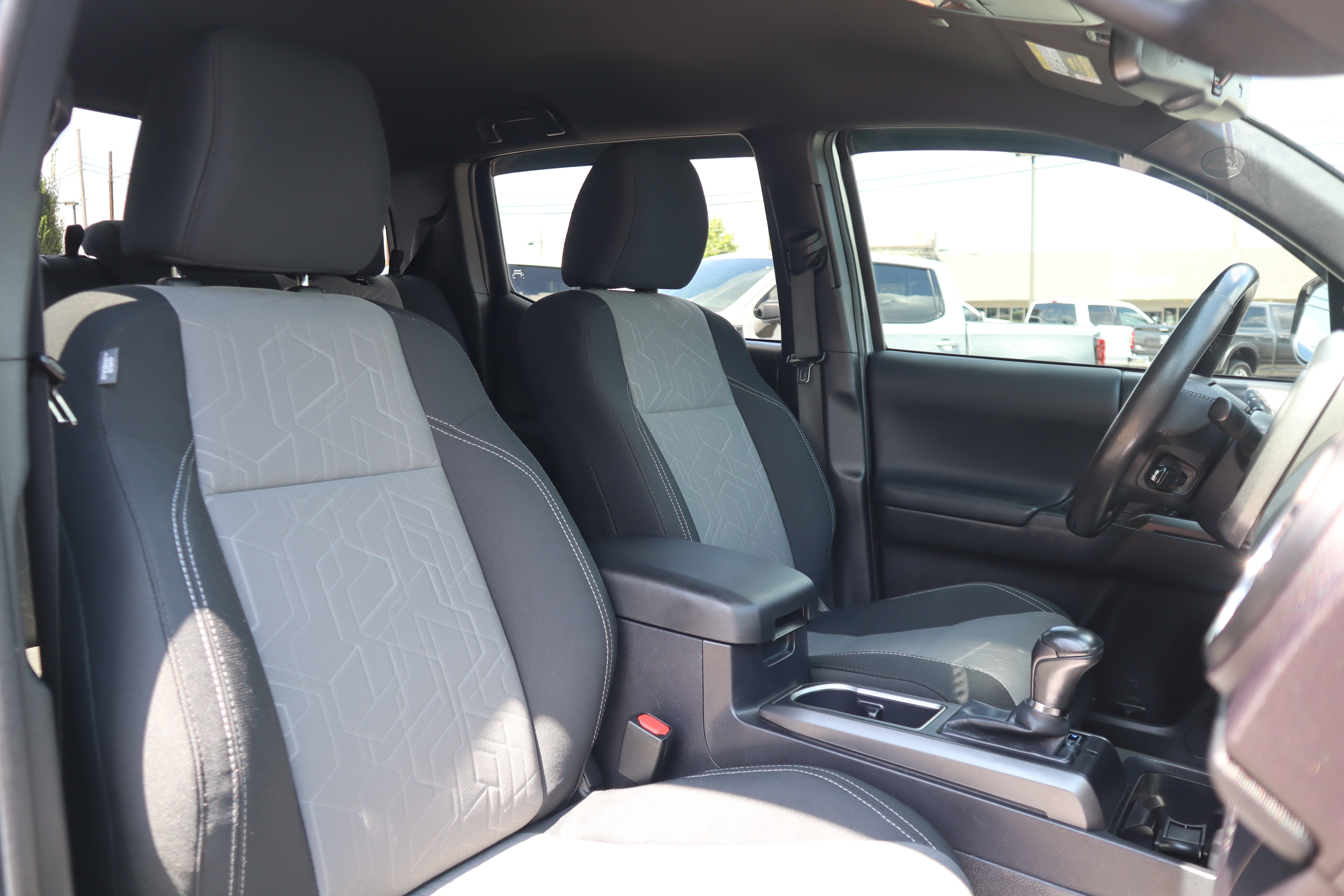 Used 2022 Toyota Tacoma TRD Sport AWD/4WD image 27