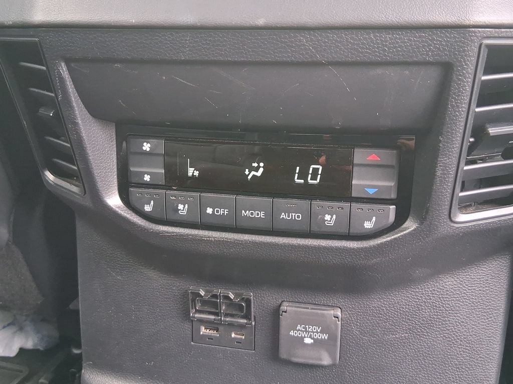 Used 2025 Toyota Sequoia Platinum AWD/4WD image 12