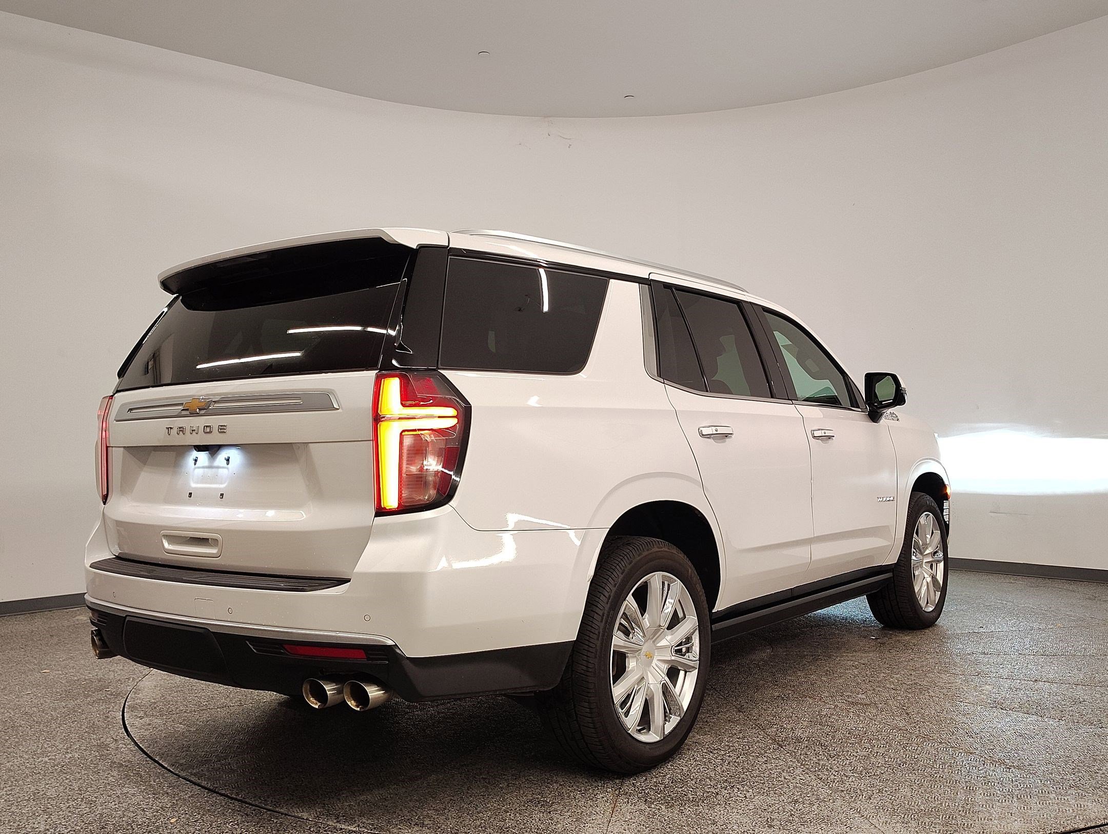 Used 2023 Chevrolet Tahoe High Country image 9