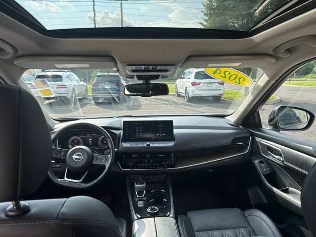 Used 2024 Nissan Rogue Platinum w/ Platinum Premium Package AWD/4WD image 12