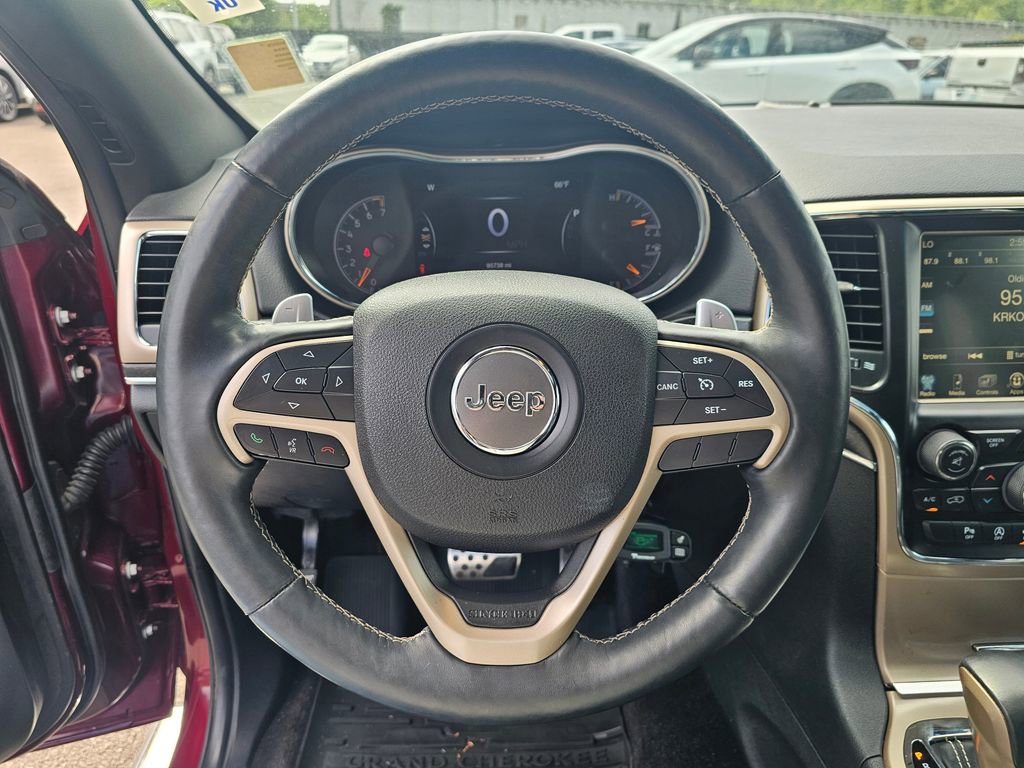 Used 2017 Jeep Grand Cherokee Limited w/ Mopar Chrome Edition Group AWD/4WD image 12