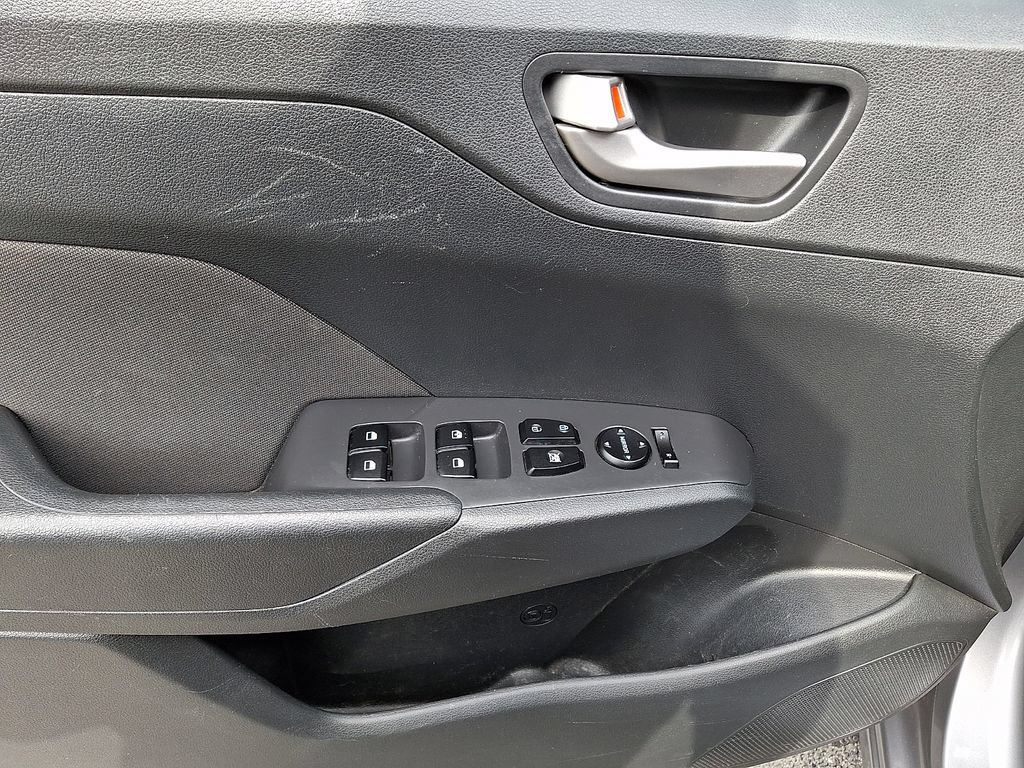 Used 2021 Hyundai Accent SEL FWD image 13