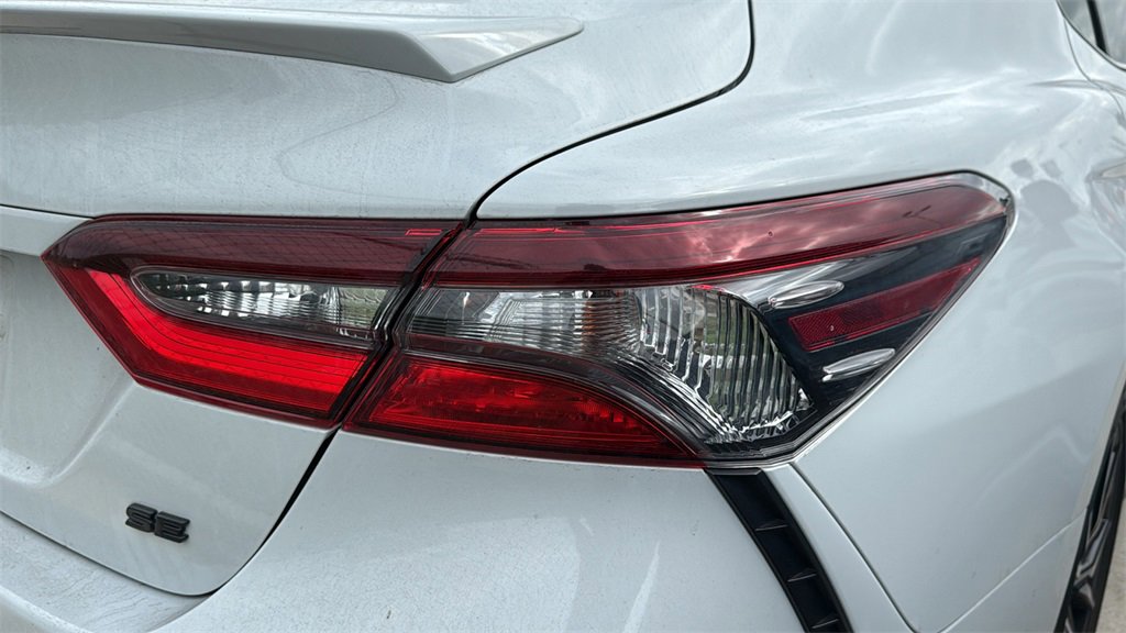 Used 2022 Toyota Camry SE image 8