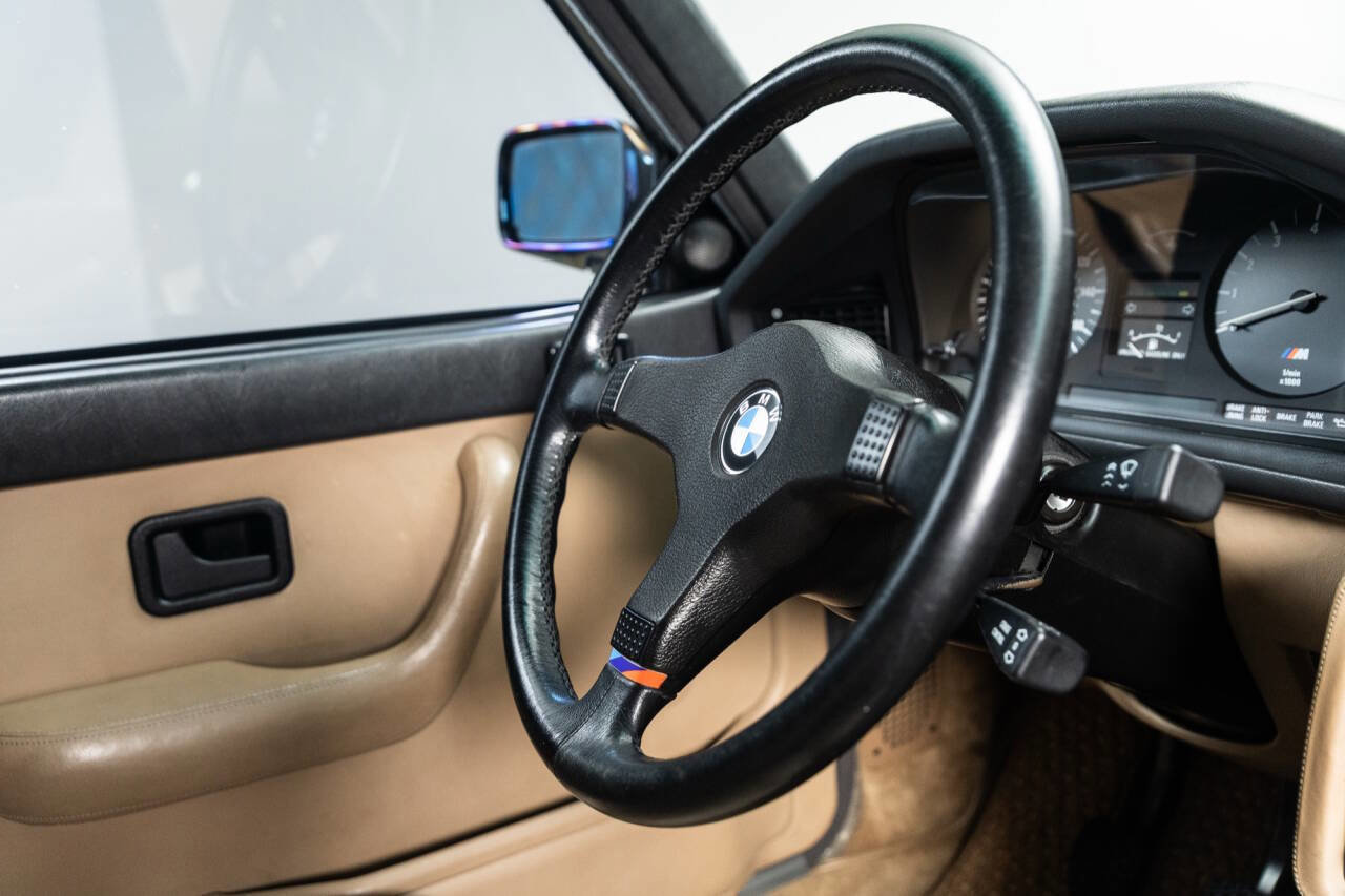 Used 1988 BMW M5 image 37