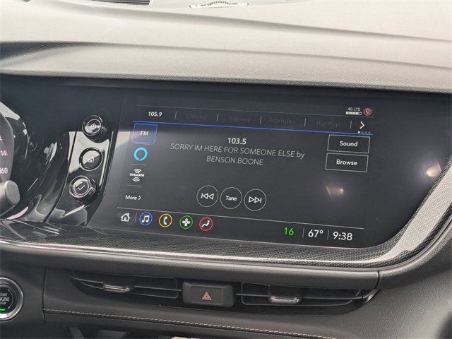 Used 2023 Buick Envision Essence image 18