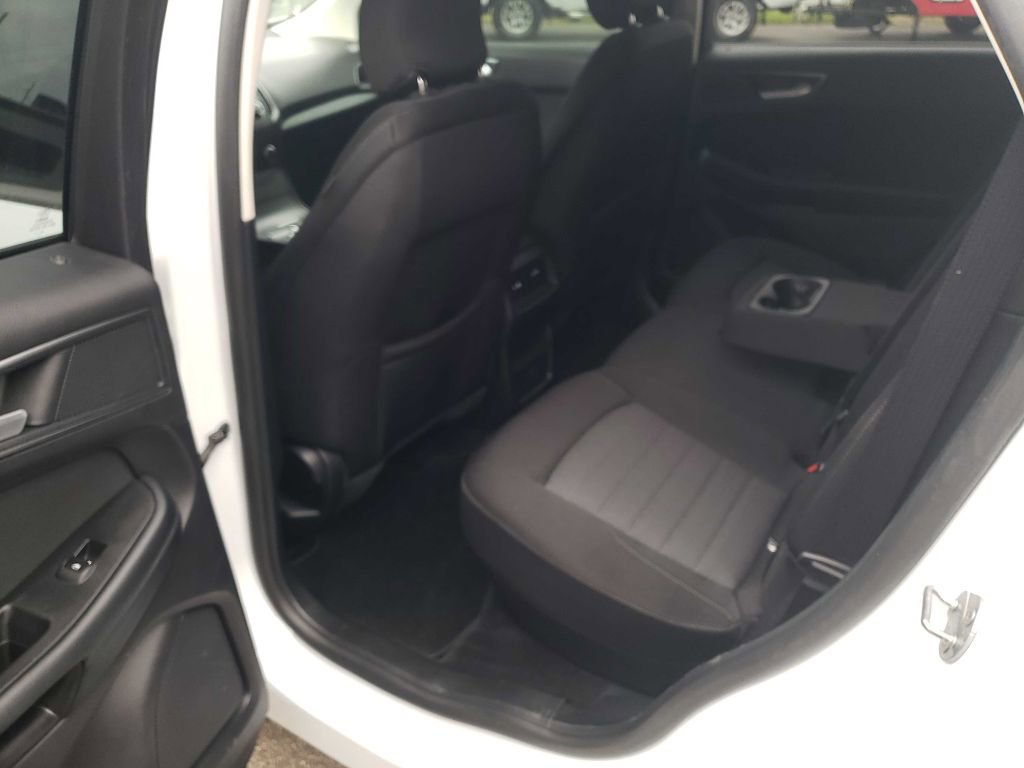 Used 2019 Ford Edge SE image 23