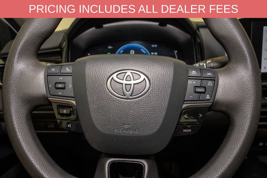 Used 2025 Toyota Camry LE FWD image 17