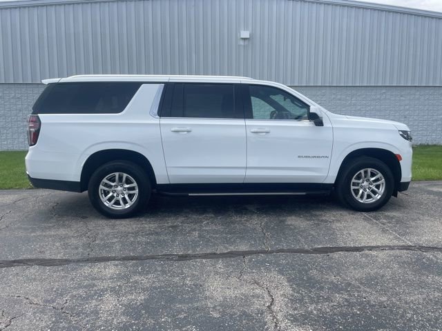 Used 2024 Chevrolet Suburban LT AWD/4WD image 17