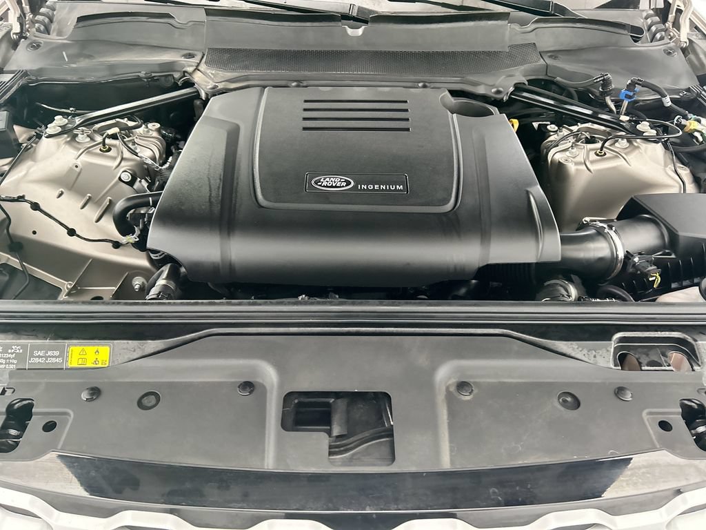 Certified 2025 Land Rover Discovery S AWD/4WD image 28