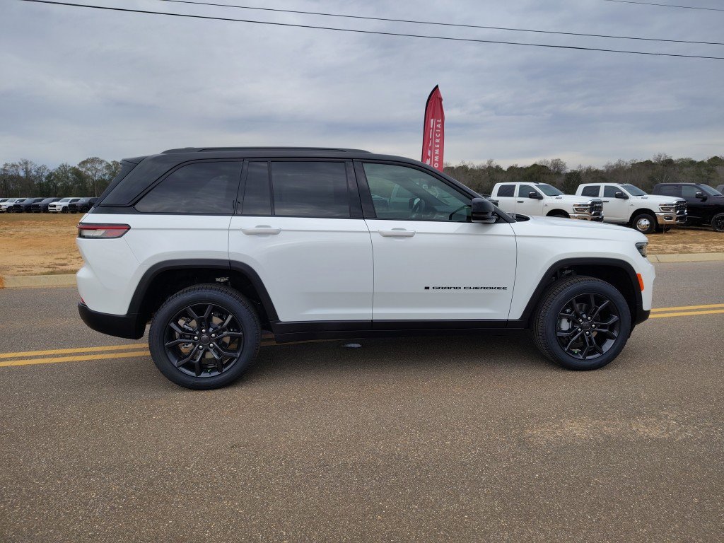 New 2025 Jeep Grand Cherokee Limited AWD/4WD image 12