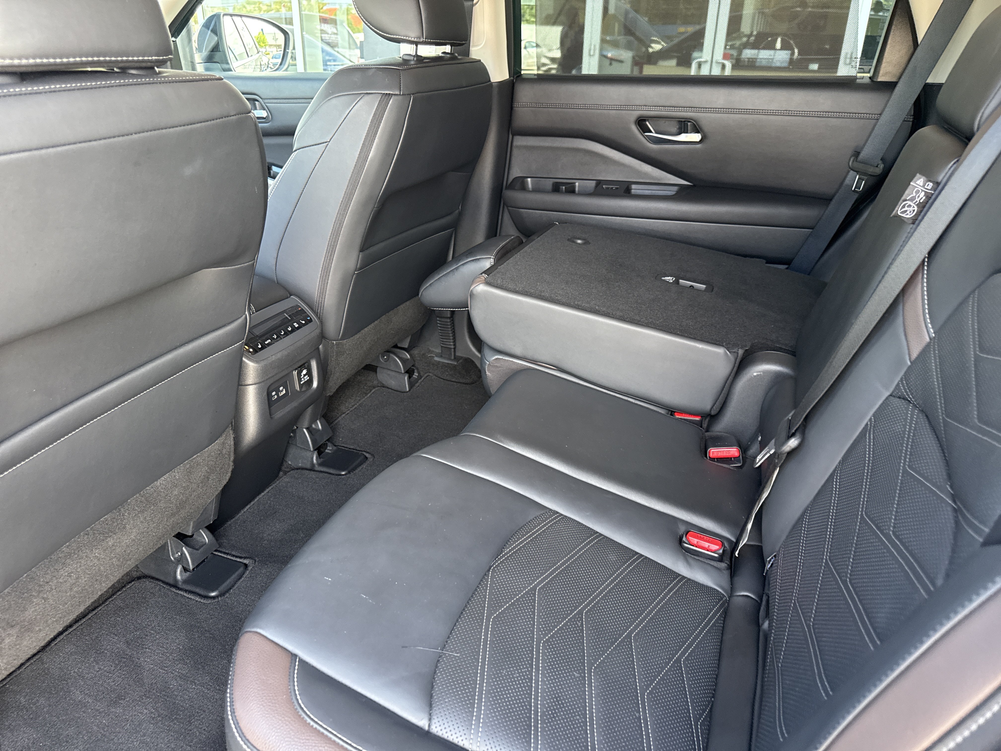 Used 2024 Nissan Pathfinder Platinum w/ Cargo Package FWD image 12